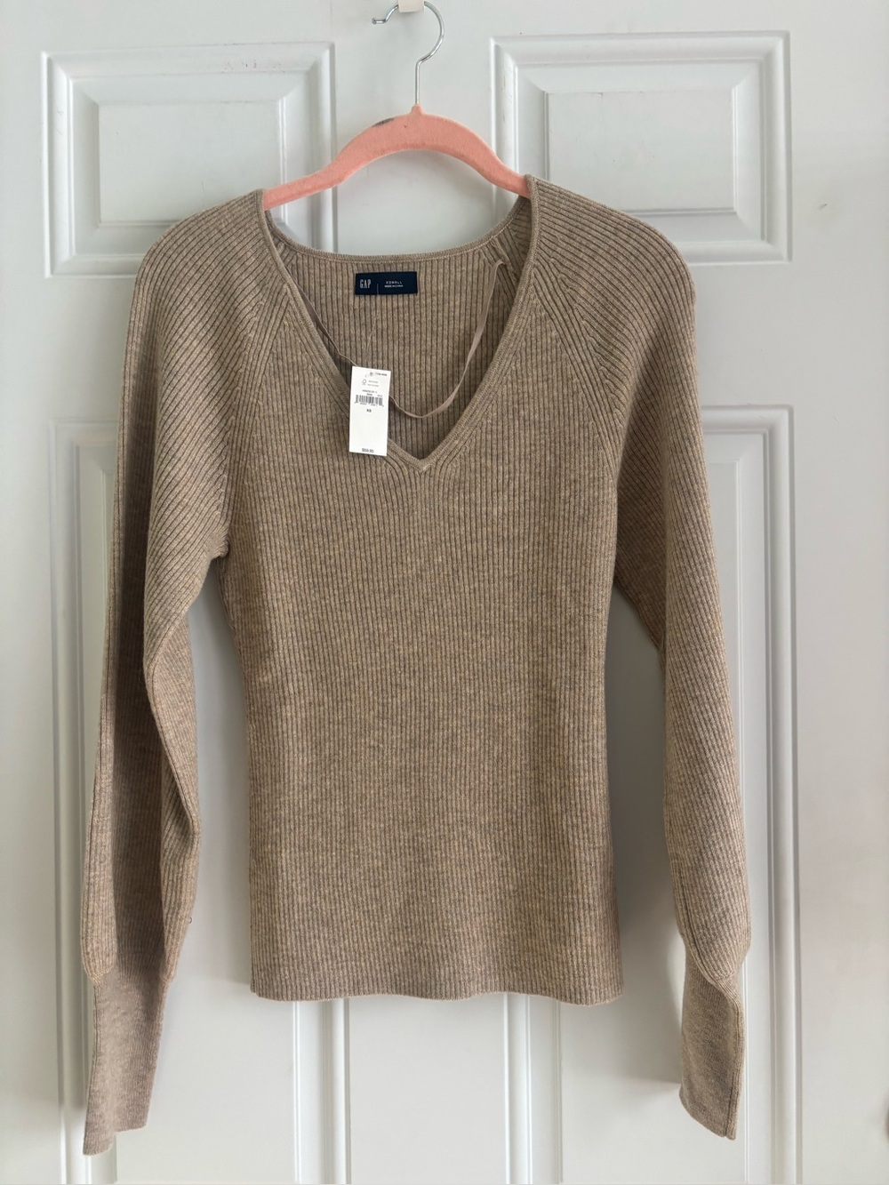 NWT GAP  Taupe/Beige V-Neck Ribbed Sweater, Size XS